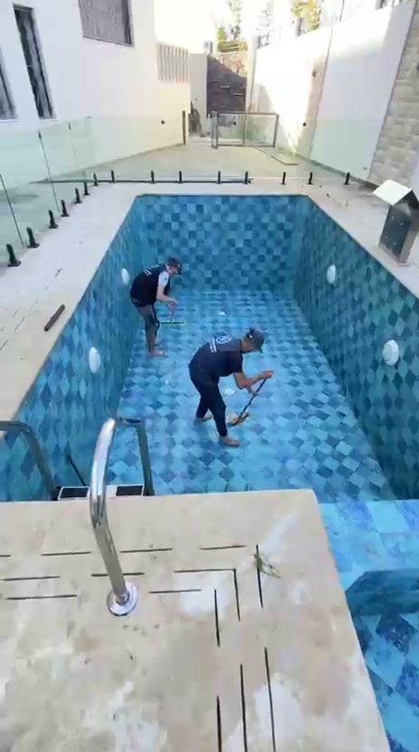 مسبح داخلي أنيق